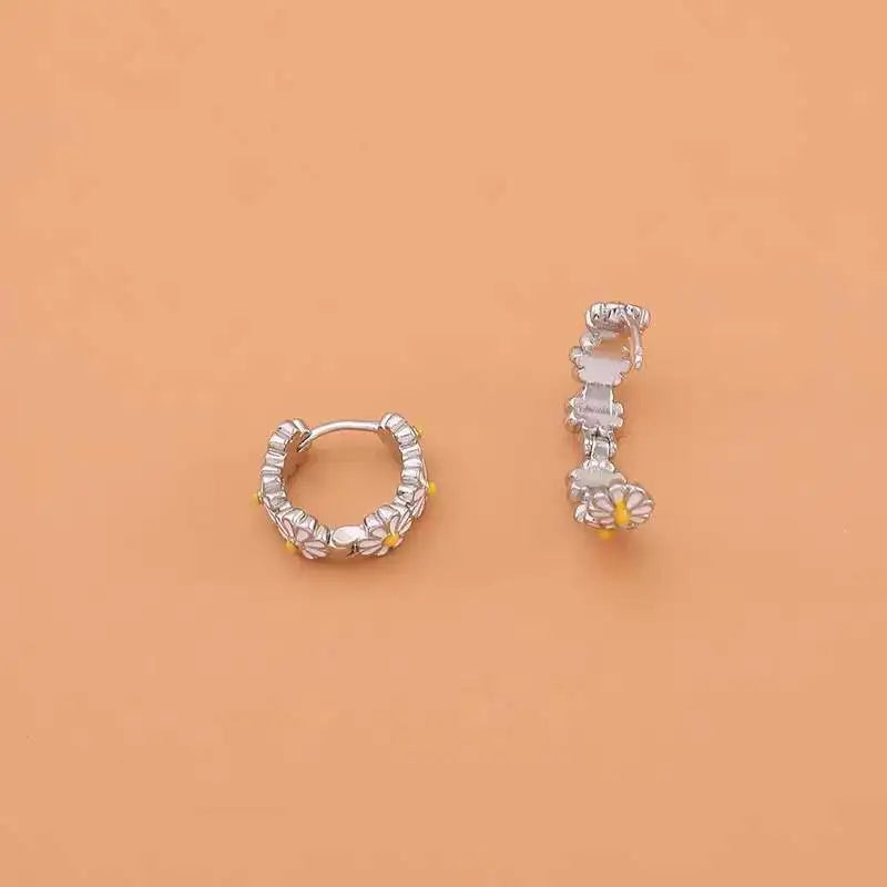 JuliaFashion - 2024 Silver Daisy Flower Hoop Earrings